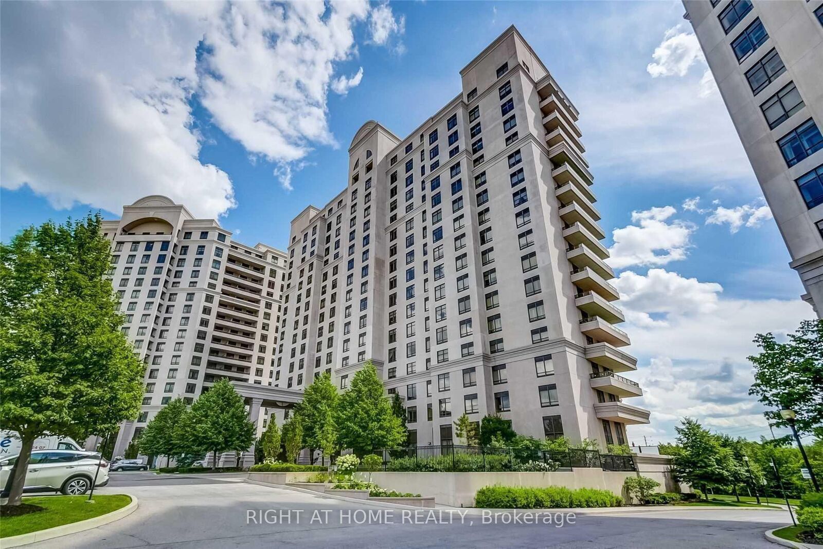 Photo de la propriété:  9245 Jane Street 512  ON L6A 0J9 