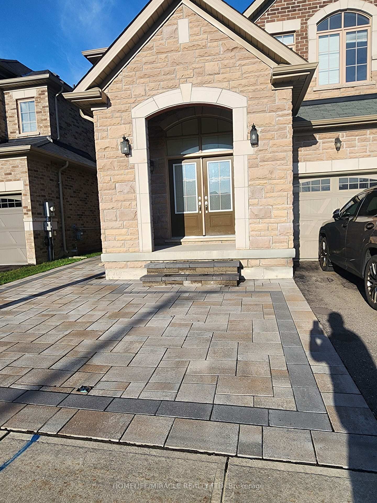 Property Photo: 1607 Emberton Way ON L9S 0N4