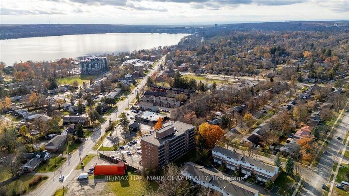 Property Photo: 414 Blake Street 706 ON L4M 5J7