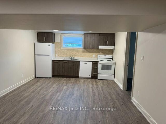 Property Photo:  105 Scott Street  ON L1N 3L2 