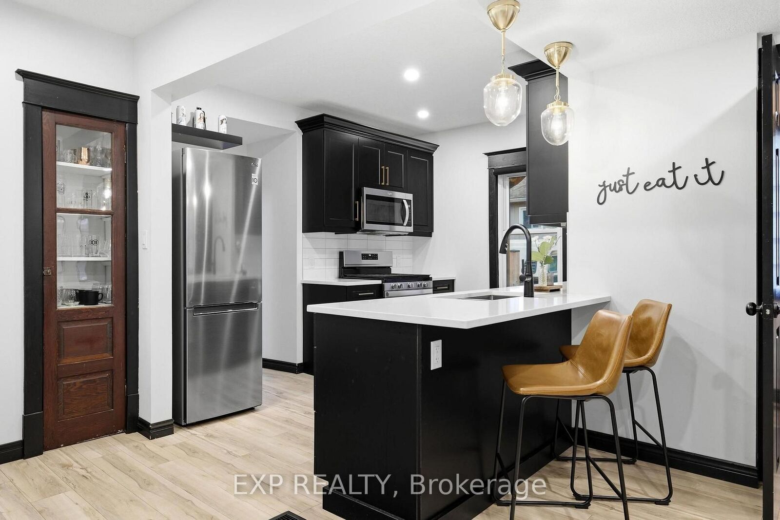 Property Photo: 35 Arthur Street N ON N3B 1Z6
