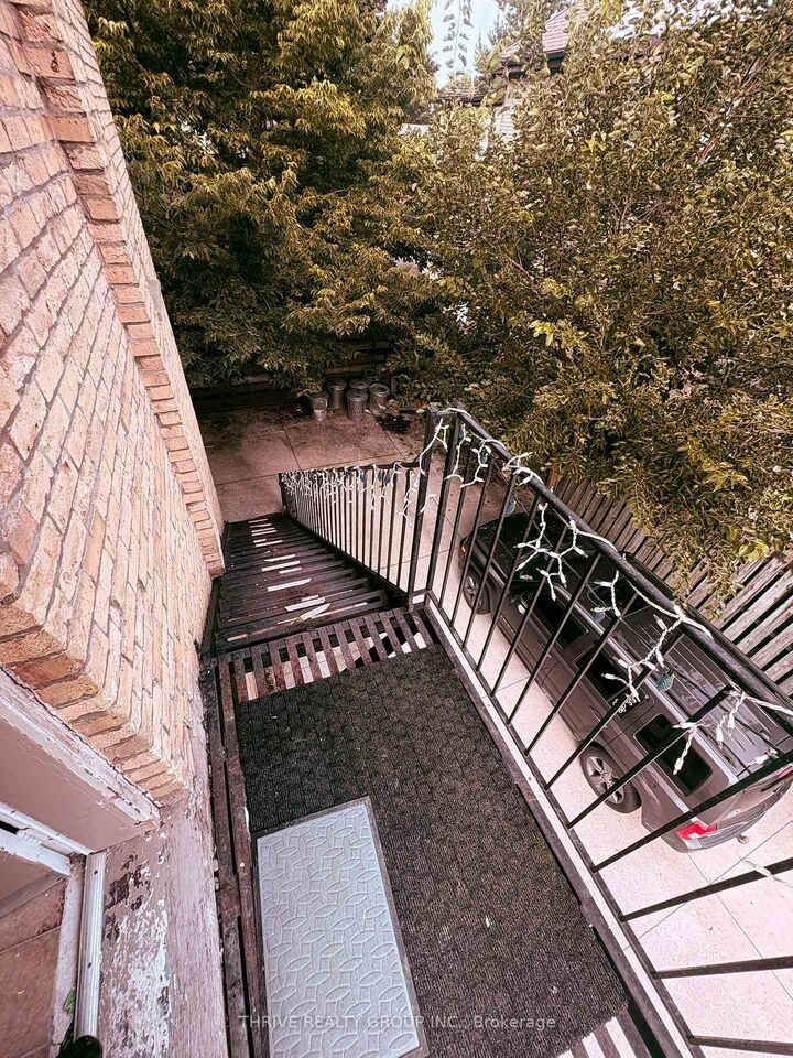 Property Photo:  466 Dufferin Avenue 1  ON N6B 1Z8 