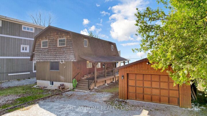 Property Photo: 36 Shirlea Boulevard ON L4P 1K9