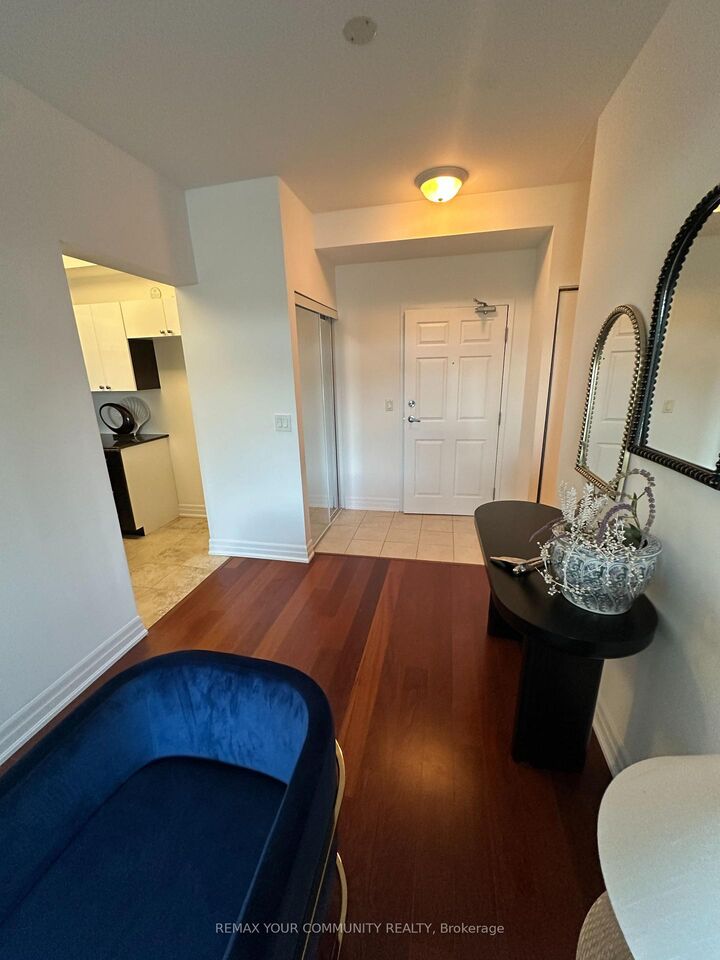Property Photo: 15450 Yonge Street 205 ON L4G 0K1