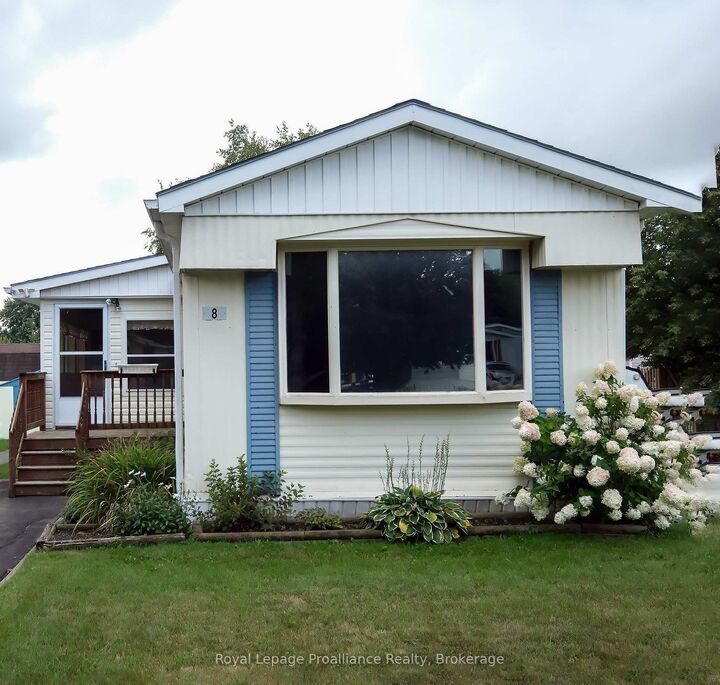 Property Photo: 8 Juniper Lane ON K8N 4Z3