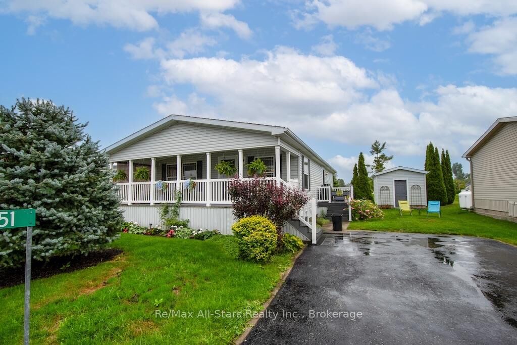 Property Photo:  51 Creekside Circle  ON K0M 1L0 