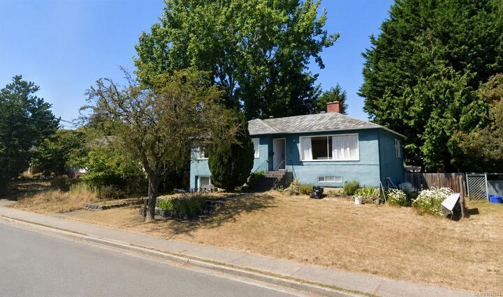 Property Photo: 1618 Richardson St BC V8S 1R4
