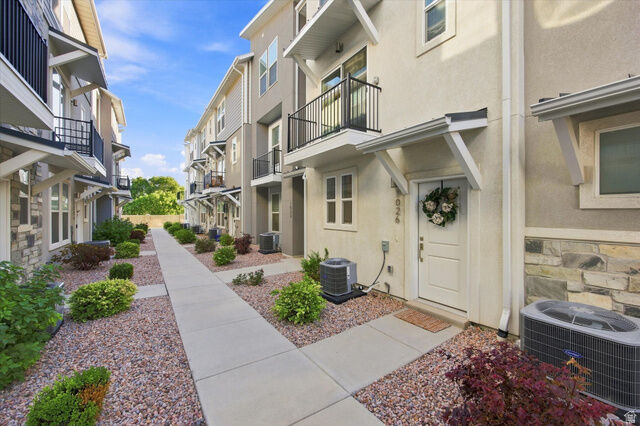 Property Photo: 1026 S 2770 E UT 84660