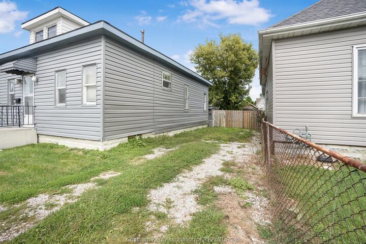 Property Photo: 320 Lafontaine Street ON N8A 4H9