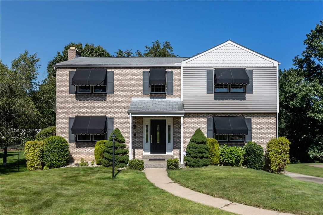 Property Photo: 3425 Aloha Dr PA 15068