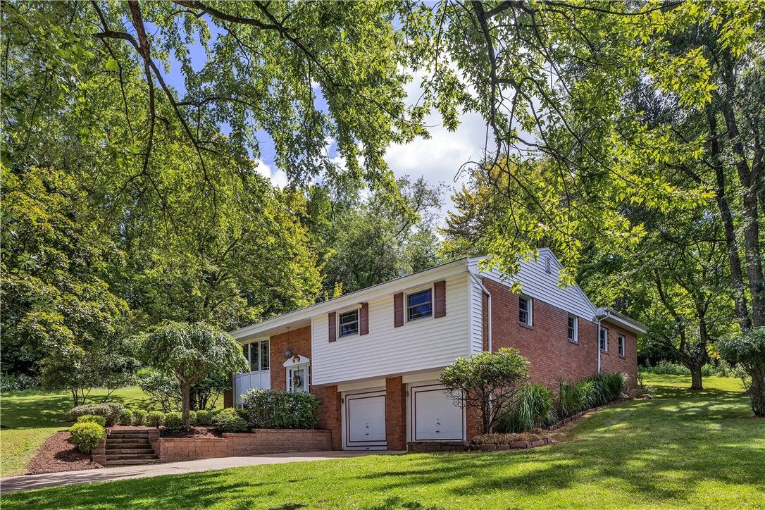 Property Photo:  2965 E Elfinwild Rd  PA 15101 