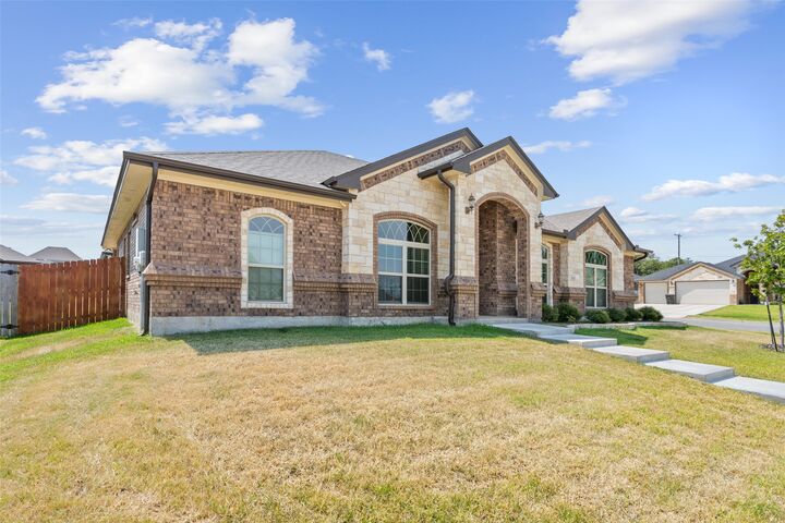 Property Photo:  7601 Silicon Drive  TX 76542 