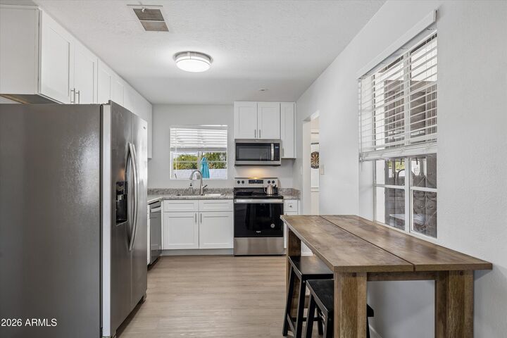 Property Photo:  1321 W Mariposa Street  AZ 85013 