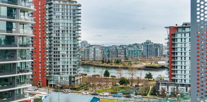 Property Photo:  87 Nelson Street 1081  BC V6Z 0E8 