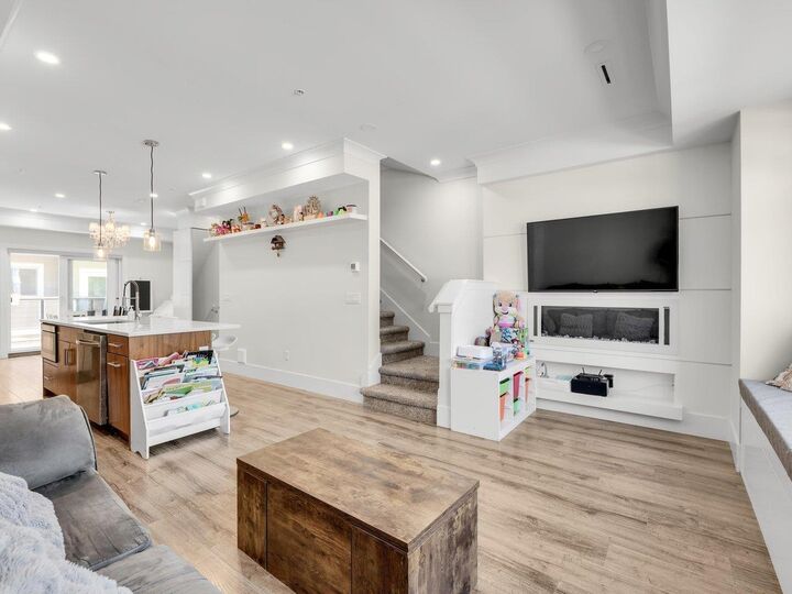 Property Photo: 4916 Ellis Lane BC V4K 0E1