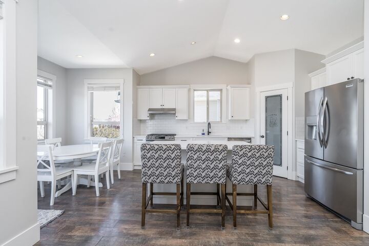Property Photo: 34831 1 Avenue BC V2S 8C1