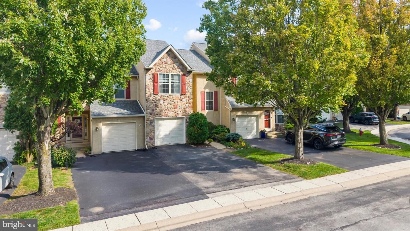 Property Photo:  5 Abbott Ct  PA 19403 
