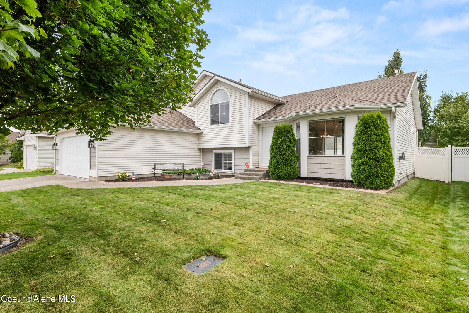 Property Photo:  2020 N Tschirley Rd  WA 99016 