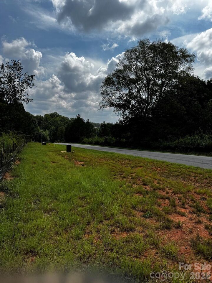 Property Photo: 7431 Kates Grove Way NC 28078