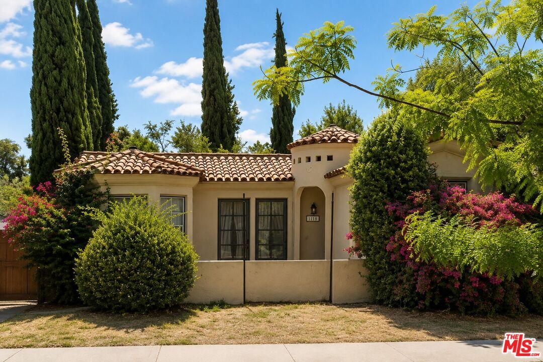 Property Photo: 1118 N Isabel St CA 91207