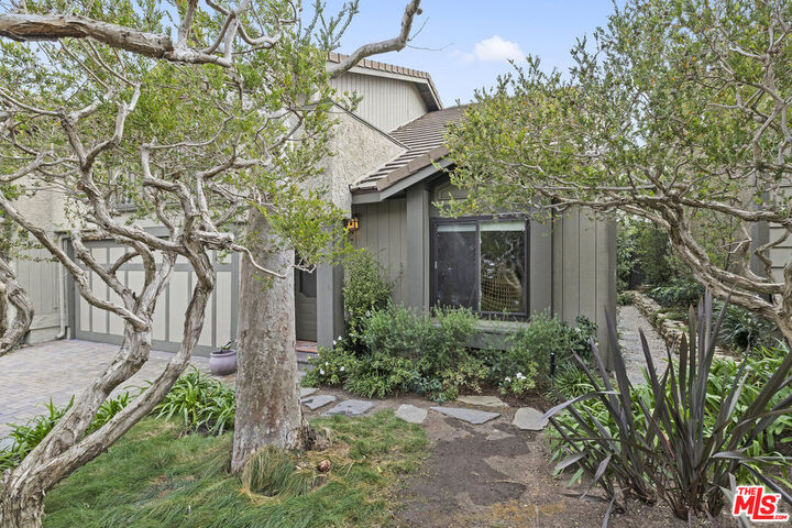 Property Photo: 29206 Heathercliff Rd CA 90265
