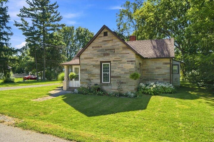 Property Photo:  43 Lynn Street  OH 43344 