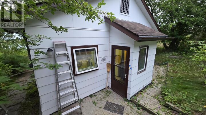Property Photo:  335 Govt Road Rd  ON P0X 1C0 