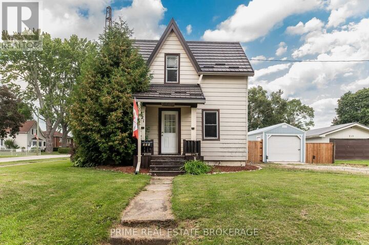 Property Photo:  221 Third Street  ON N0L 2C0 