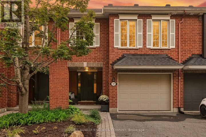 157 Gladeview Private — photo 1
