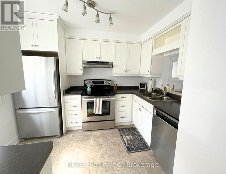 Property Photo: 5815 Swayze Drive 11 ON L2J 3W3