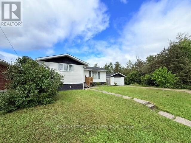 Property Photo:  32 Winnipeg Street  ON P5N 1Z3 