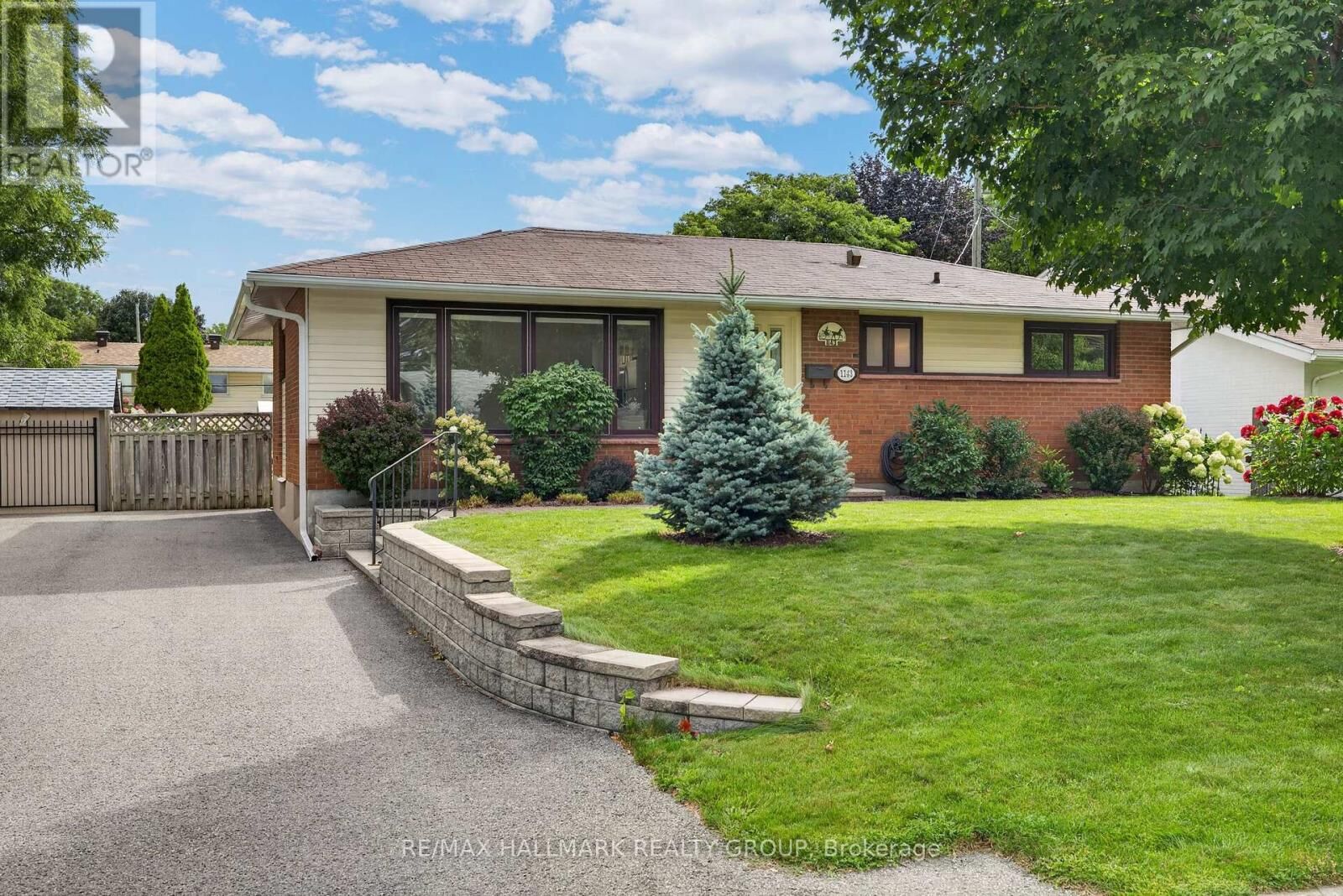 Property Photo: 1143 Gateway Road ON K2C 2W8