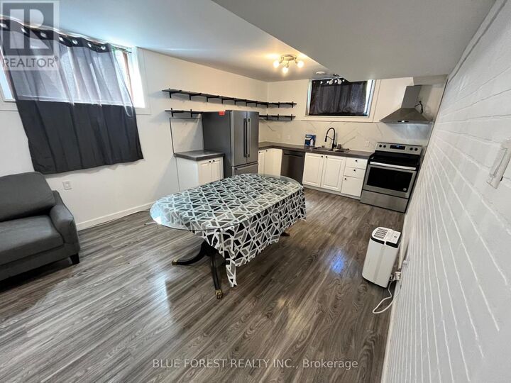 Property Photo: 53 Tumbleweed Crescent 1 ON N6E 2N6