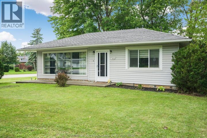 Property Photo:  113 Queen St Street North  ON N0P 2L0 