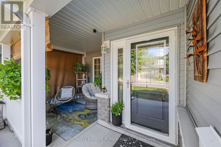 Property Photo:  82 Ivy Crescent  ON L9Z 0H8 