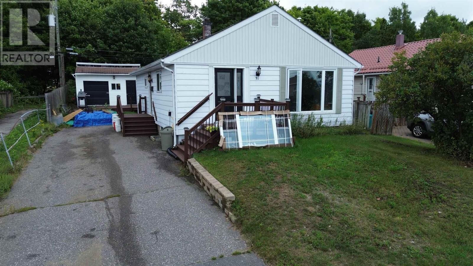 Property Photo: 31 Hirshhorn Ave ON P5A 1P3