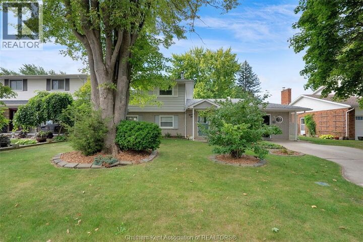 Property Photo:  25 Sylvester Drive  ON N7M 2B7 