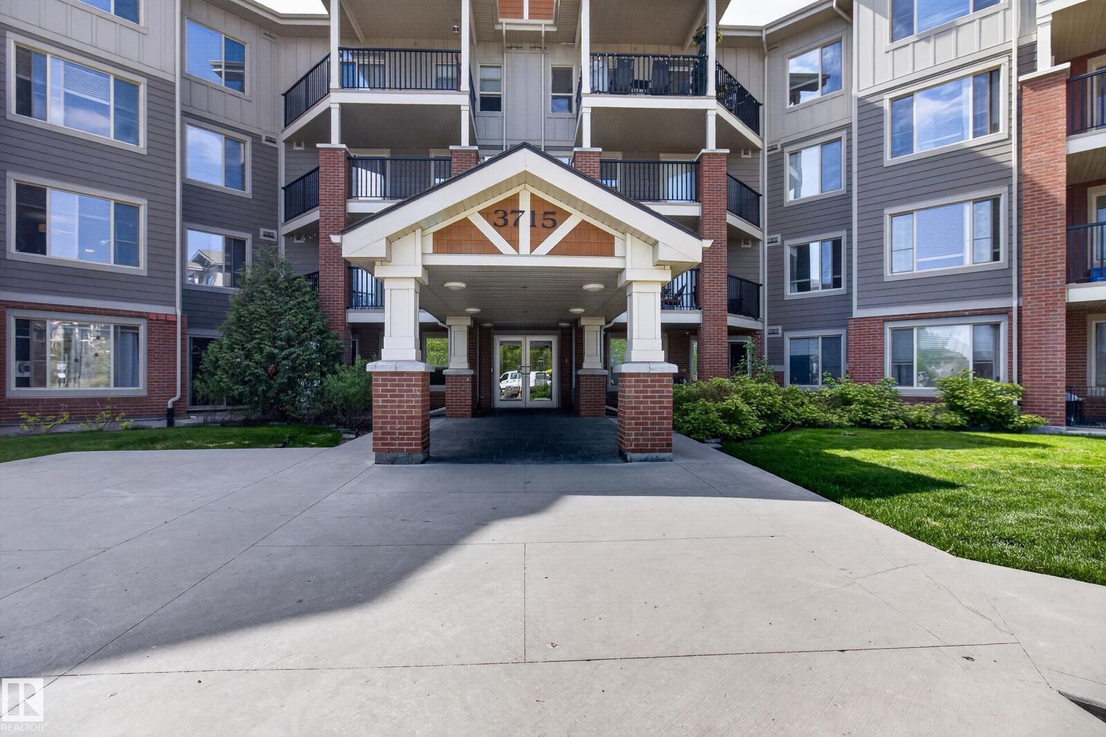 Property Photo:  3715 Whitelaw Lane NW 302  AB T6W 2C3 