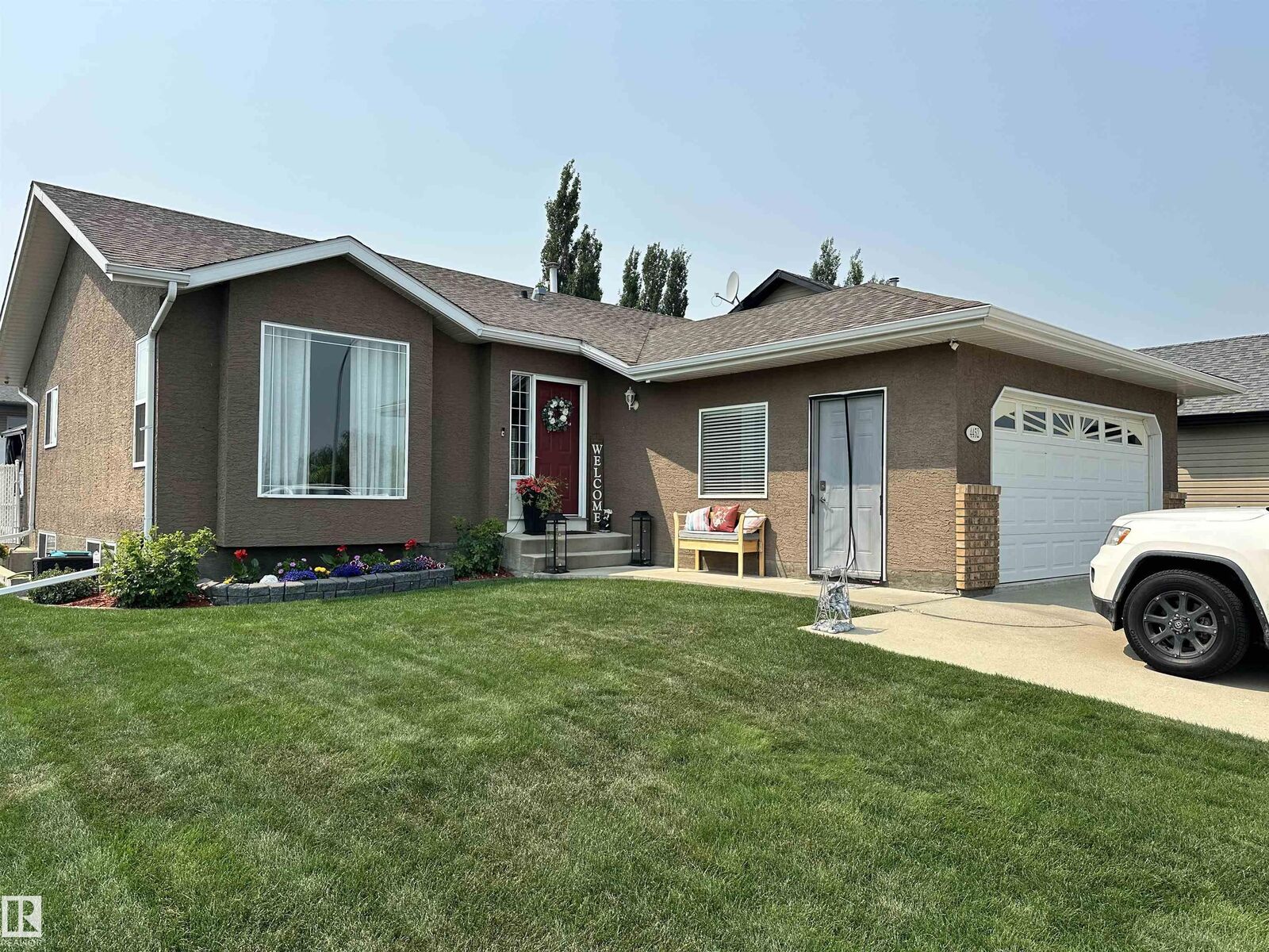 Property Photo:  4452 40 Street  AB T7A 1V9 