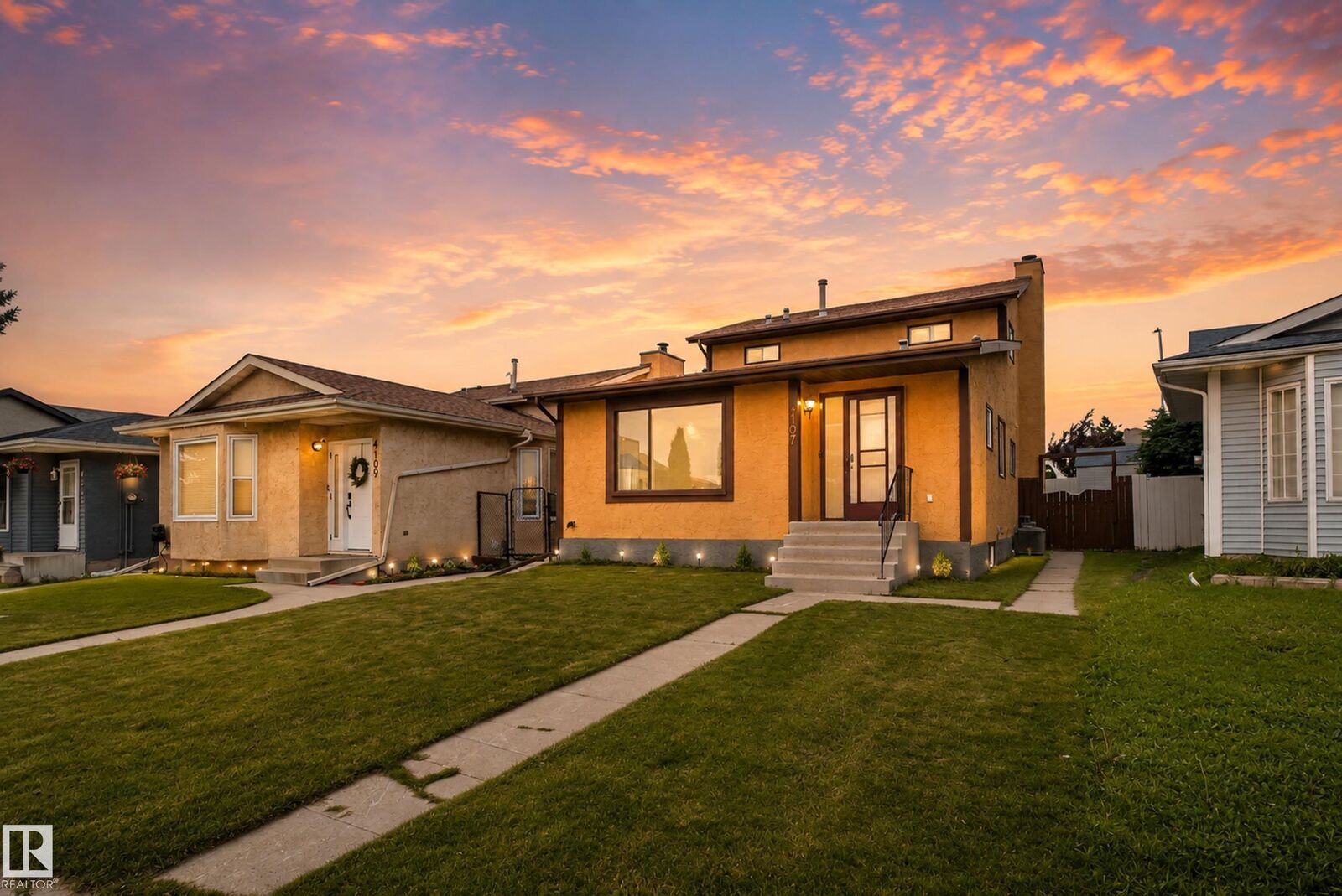 Property Photo:  4107 35 Street NW  AB T6L 5V5 