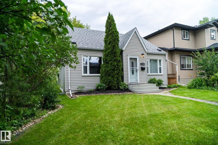 Property Photo:  10936 70 Avenue NW  AB T6H 2G6 