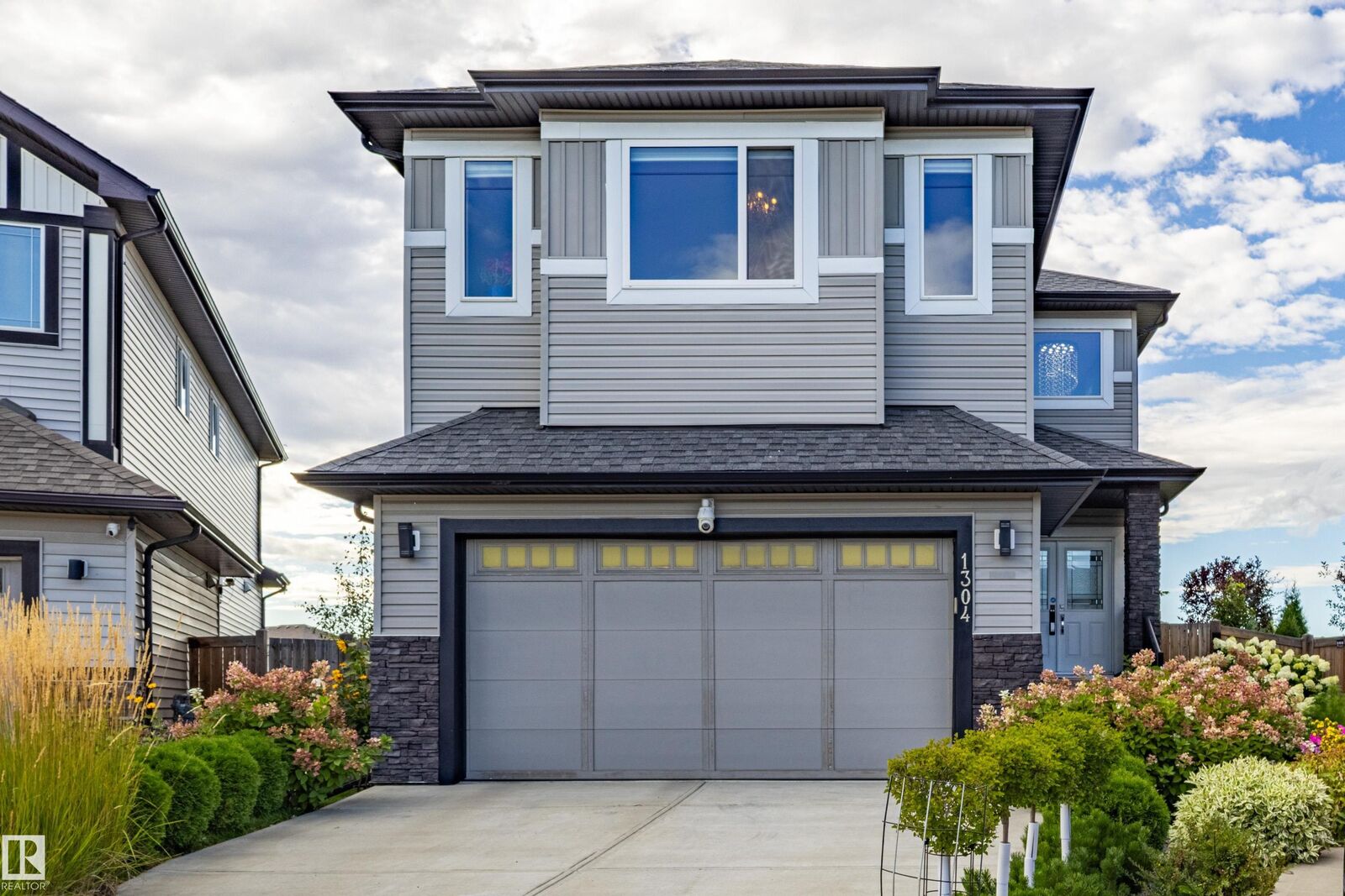 Property Photo:  1304 165 Street SW  AB T6W 3S6 