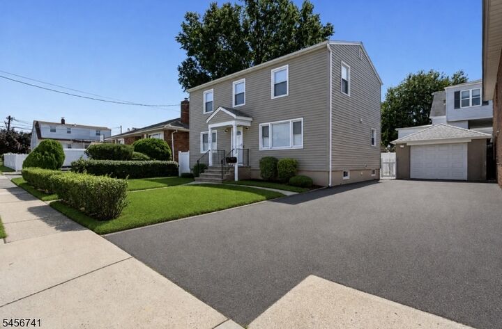 Property Photo:  418 President St  NJ 07663 