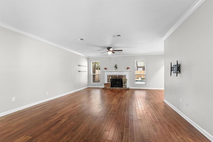 Property Photo:  2 Summithill Place  TX 77381 