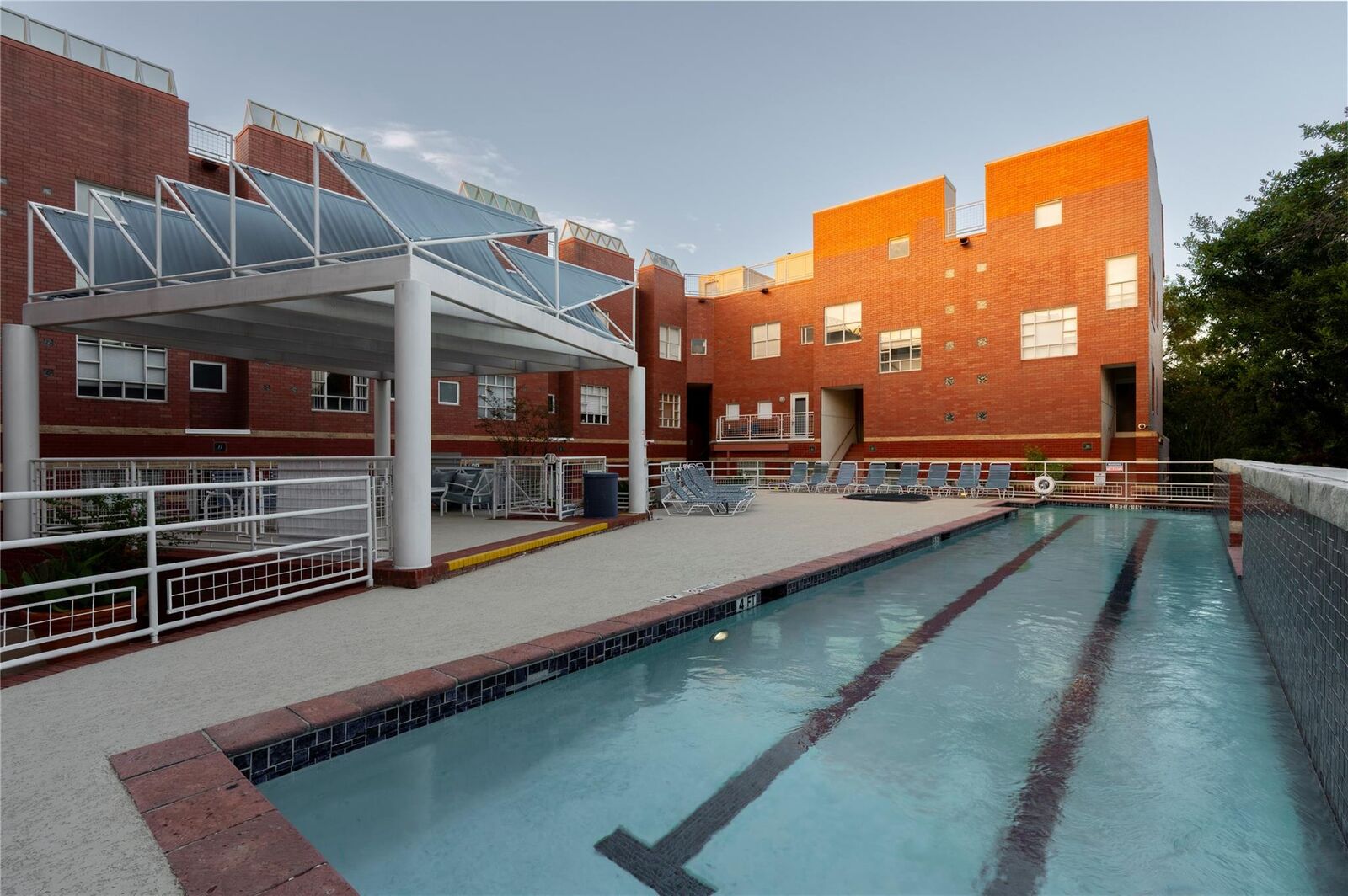 Property Photo:  4004 Montrose Boulevard 44D  TX 77006 