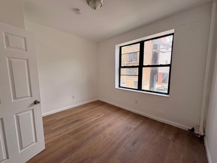 Property Photo:  25 Rock St 2  NJ 07306 