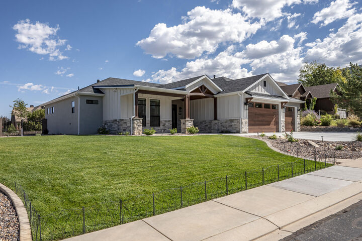 Property Photo: 1017 E Cellowood Ln UT 84721