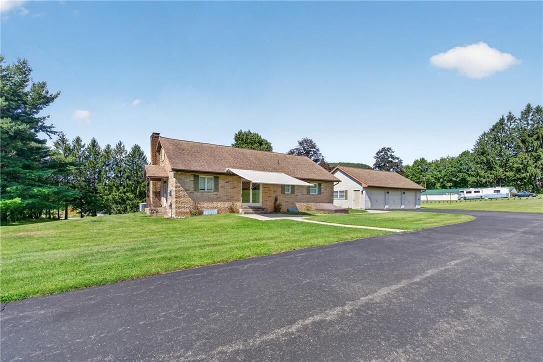 Property Photo: 752 Claremont Avenue PA 18252