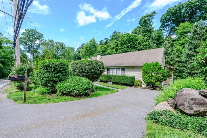 Property Photo:  9 Somerstown Road  NY 10562 