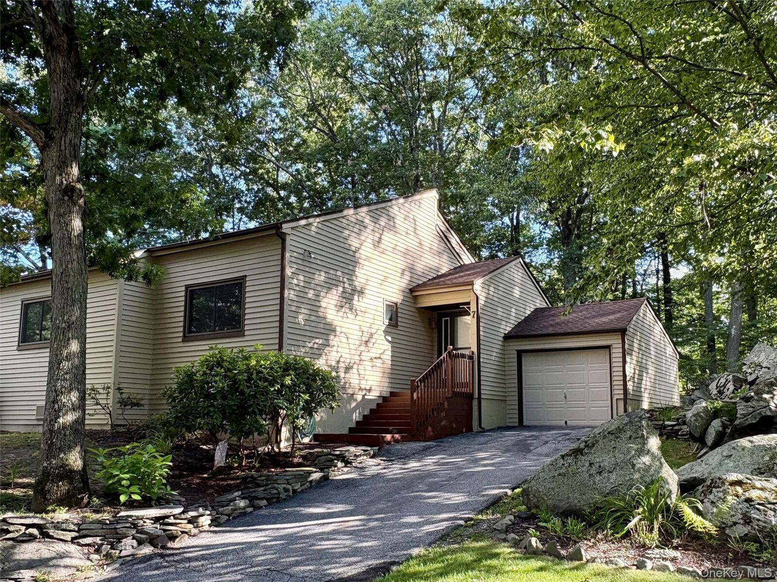 Property Photo:  7 Ironwood Drive  NY 10930 